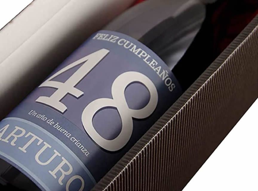 Botella de vino con etiqueta personalizada